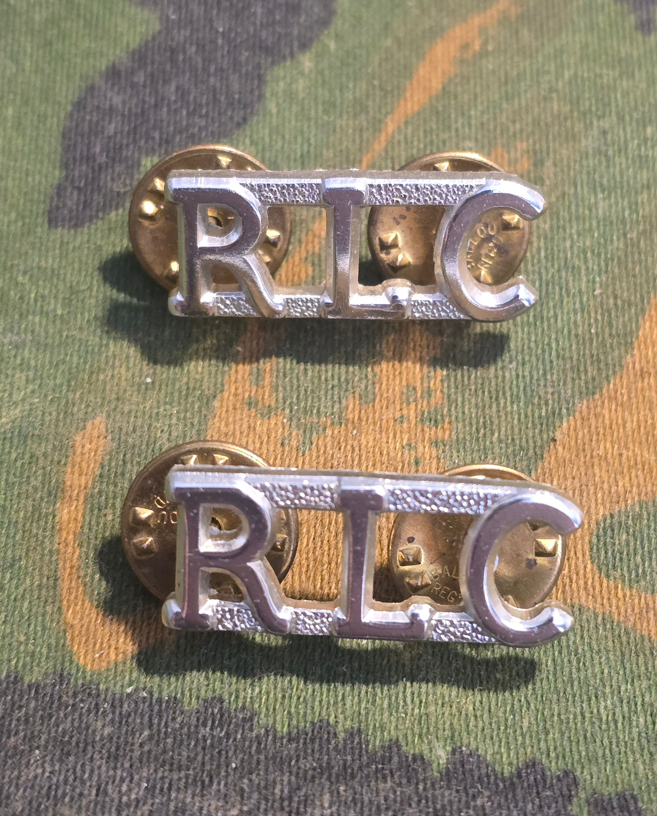 Royal Logistic Corps, "RLC" Shoulder Title, Pair, Anodised Staybright