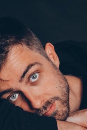 Fipster: Προσωπική εξομολόγηση στο κανάλι του στο YouTube