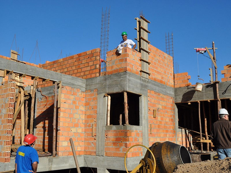 ❌ 7 Erros Comuns em Obras Residenciais Que Podem Dobrar o Custo da Sua Construção