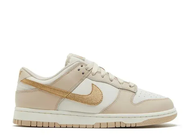 DNK LOW GOLD SWOOSH WMNS