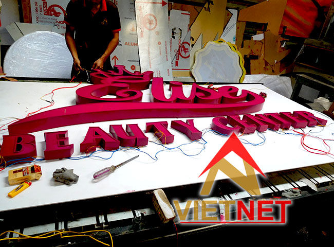 gia công chữ nổi inox