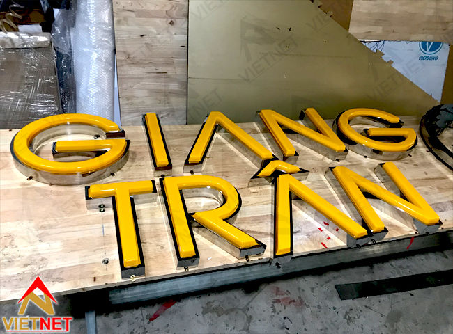 gia công chữ nổi