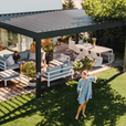 PERGOLUX Premium-Pergola: So einfach kann Outdoor-Luxus sein