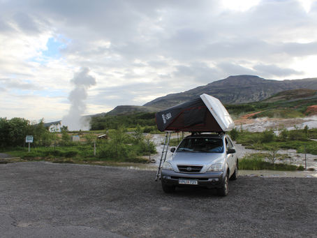 Vera grimmur við aðra til að fela óöryggi.