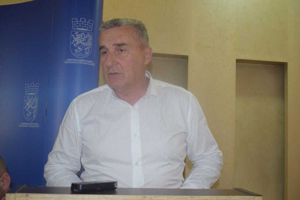 FOTO: Milan Andrić Potpis za foto: Milenko Ordagić predsednik opštine Bajina Bašta