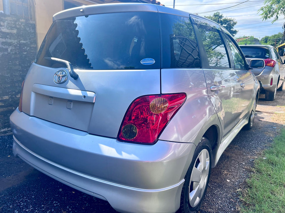 Miniatura: TOYOTA IST FULL