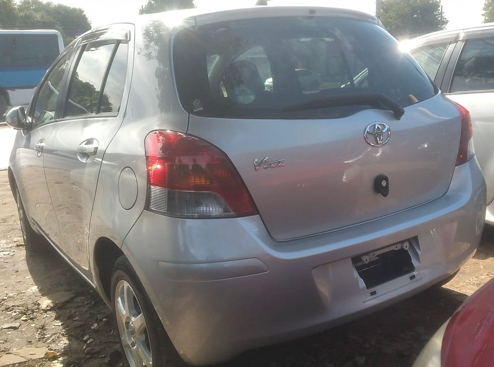Miniatura: TOYOTA VITZ PLATA 2009