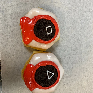 Squid Game (When you select this donut, we will send one of them randomly.)