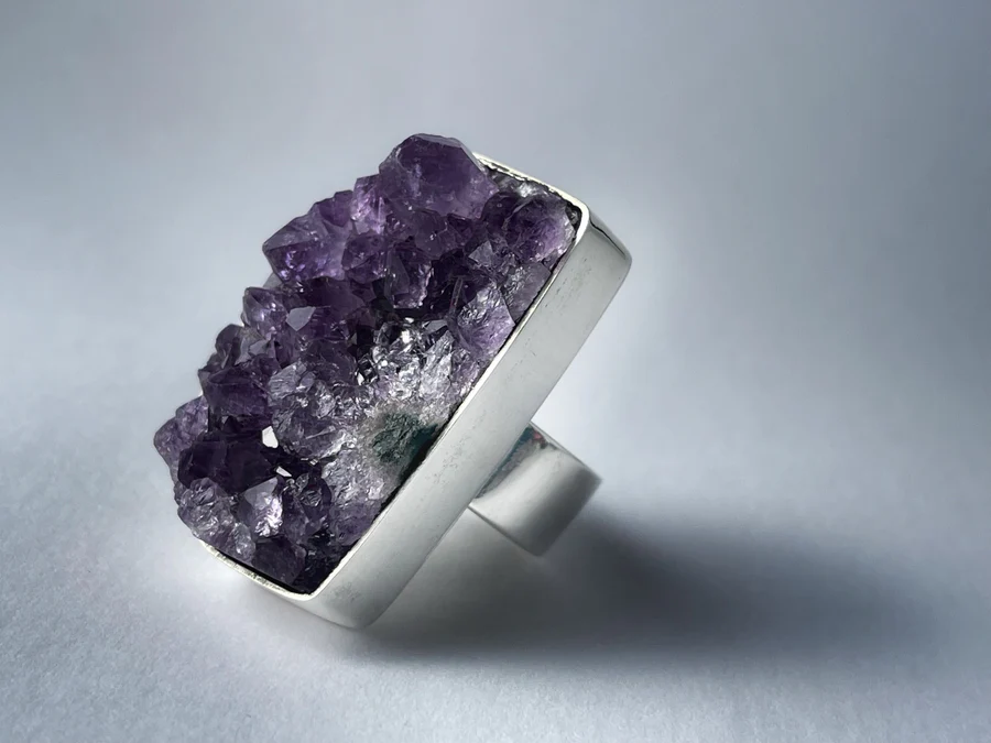 Thumbnail: Cocktail Ring With Amethyst Precious Stone Set In Sterling Silver