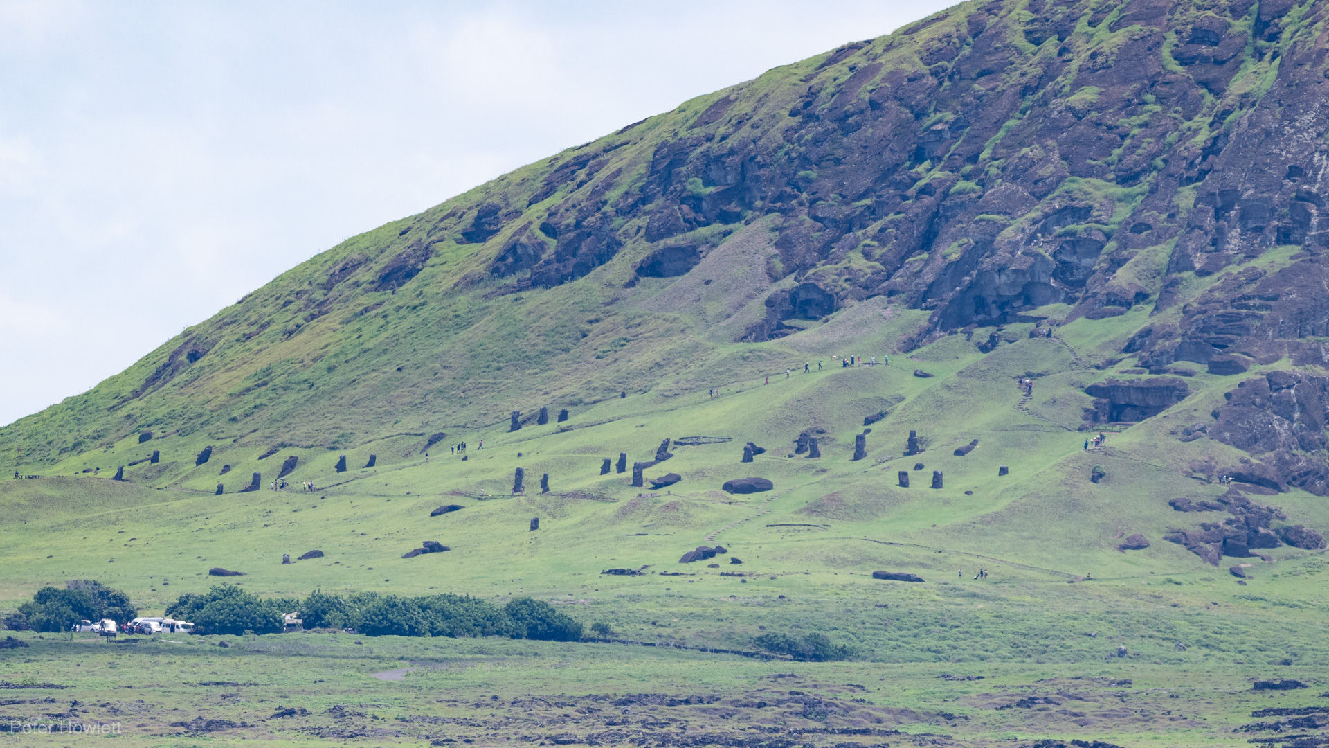 Rano Raraku moai (Peter Howlett/OWE)
