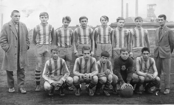 12b druzstvo zaku jaro 1962.jpg