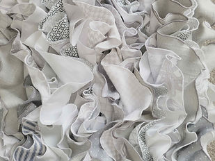 Achromatique ruffles.jpg