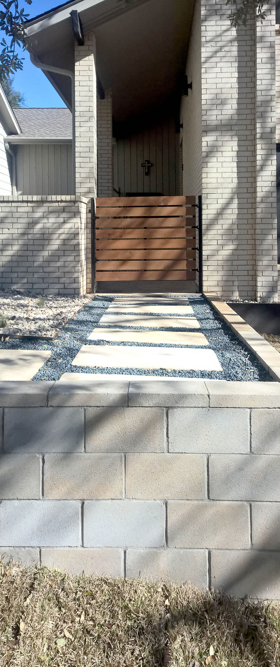 Modern retaining walls and gate