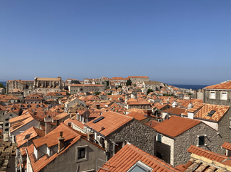 Dubrovnik, une ville connue pour la couleur de ses toits