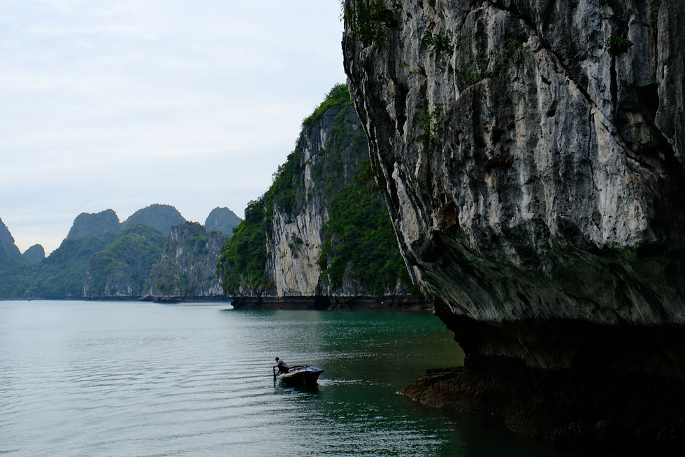 Pêcheur dans la Baie de Lan Ha