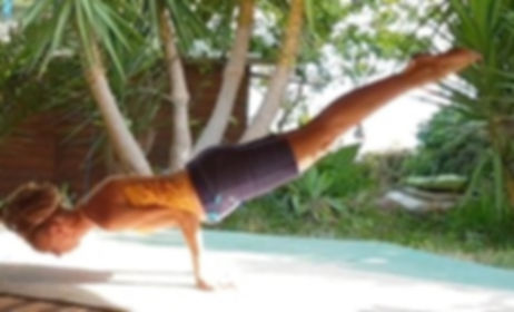 Mayurasana1.jpeg