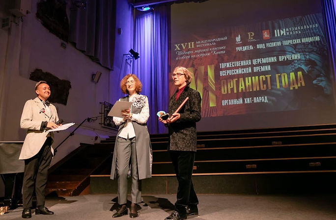 PHOTO-2025-11-20-21-04-37 2.jpg