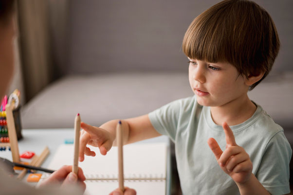 Sinais de atraso no desenvolvimento infantil: quando se preocupar?