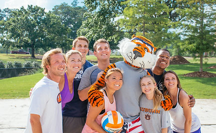 Students with Aubie outside The Rec