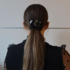 Festlig scrunchie i krossad velour