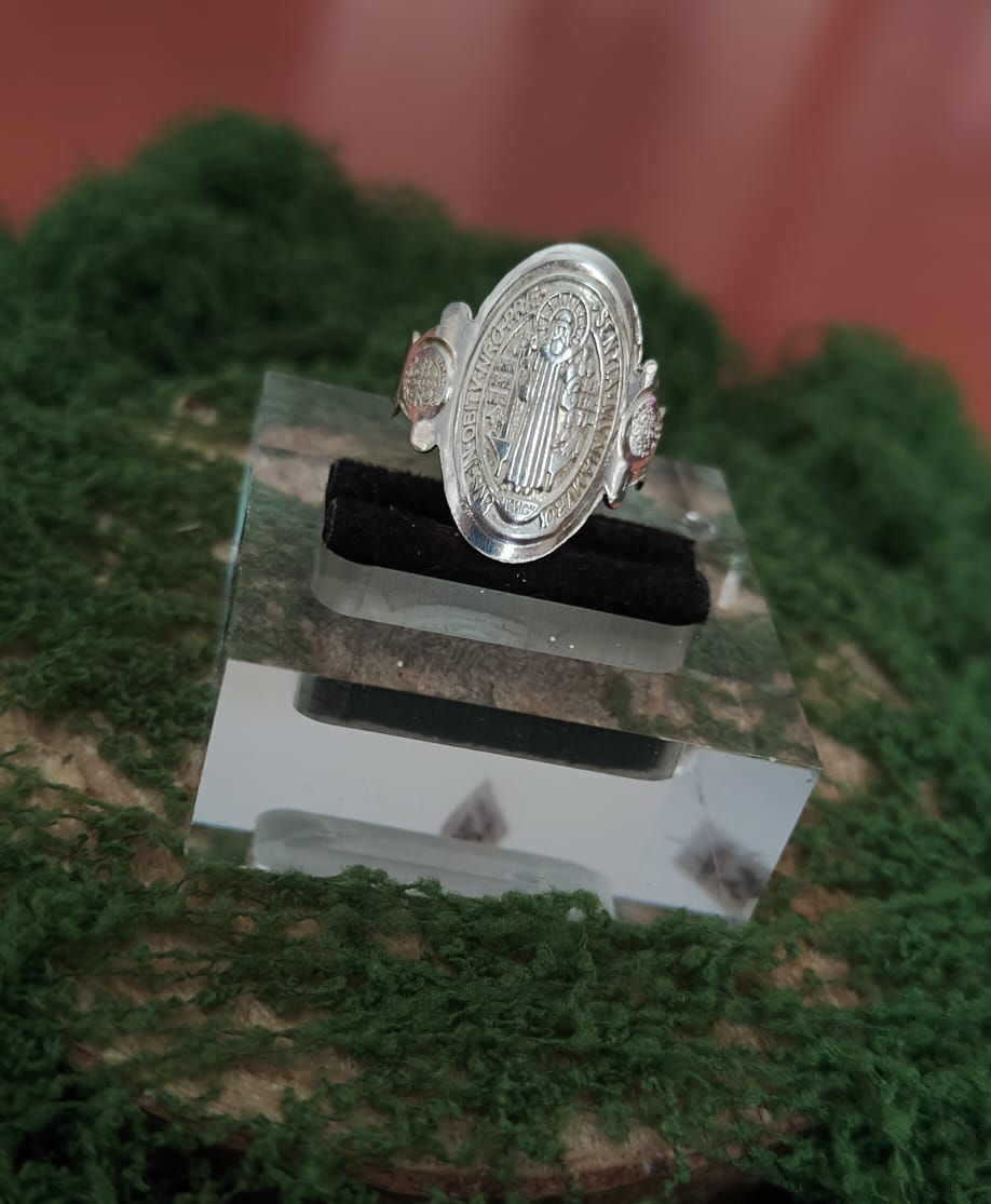 Anillo de San Benito