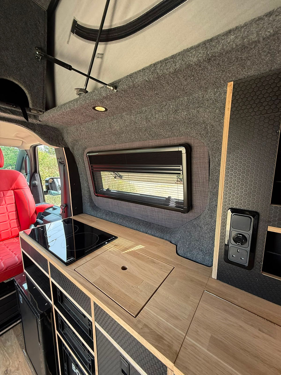 Thumbnail: Curved Frame (R5000) 700mm x 300mm Glass-faced Deluxe RV Window