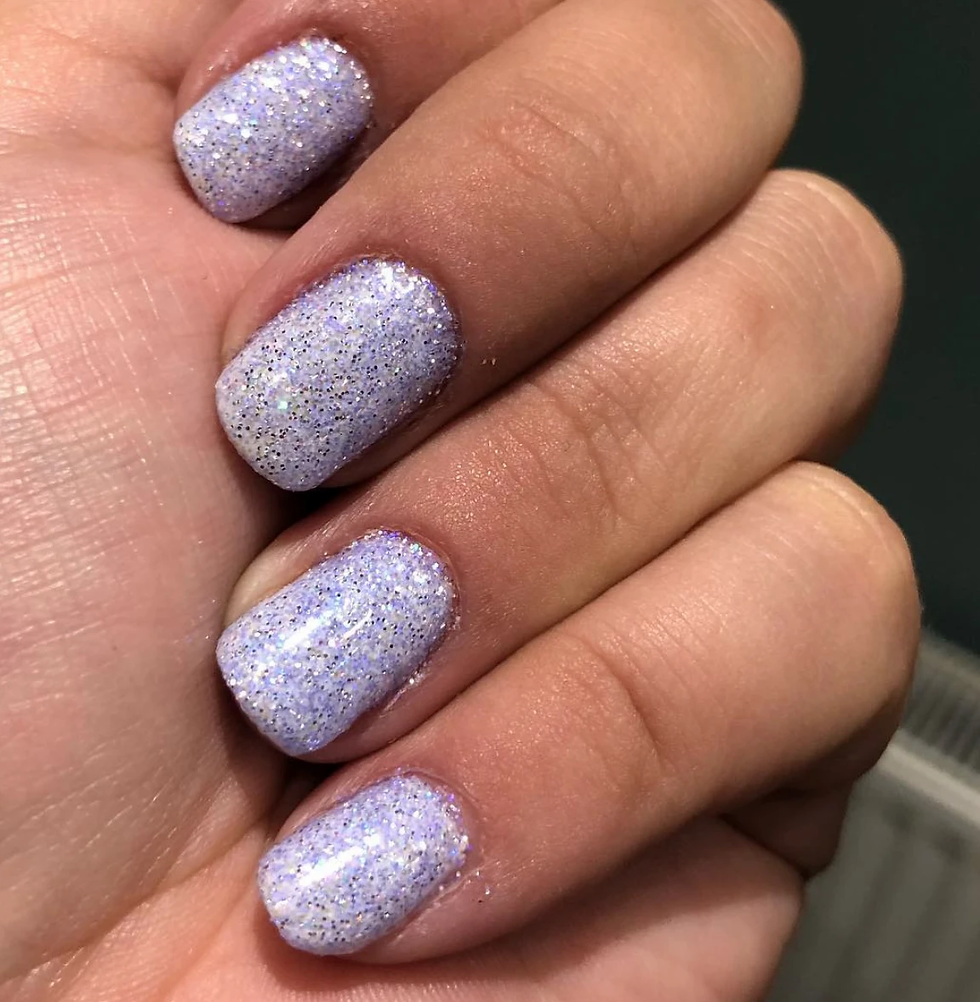 Thumbnail: Lisa Glitter