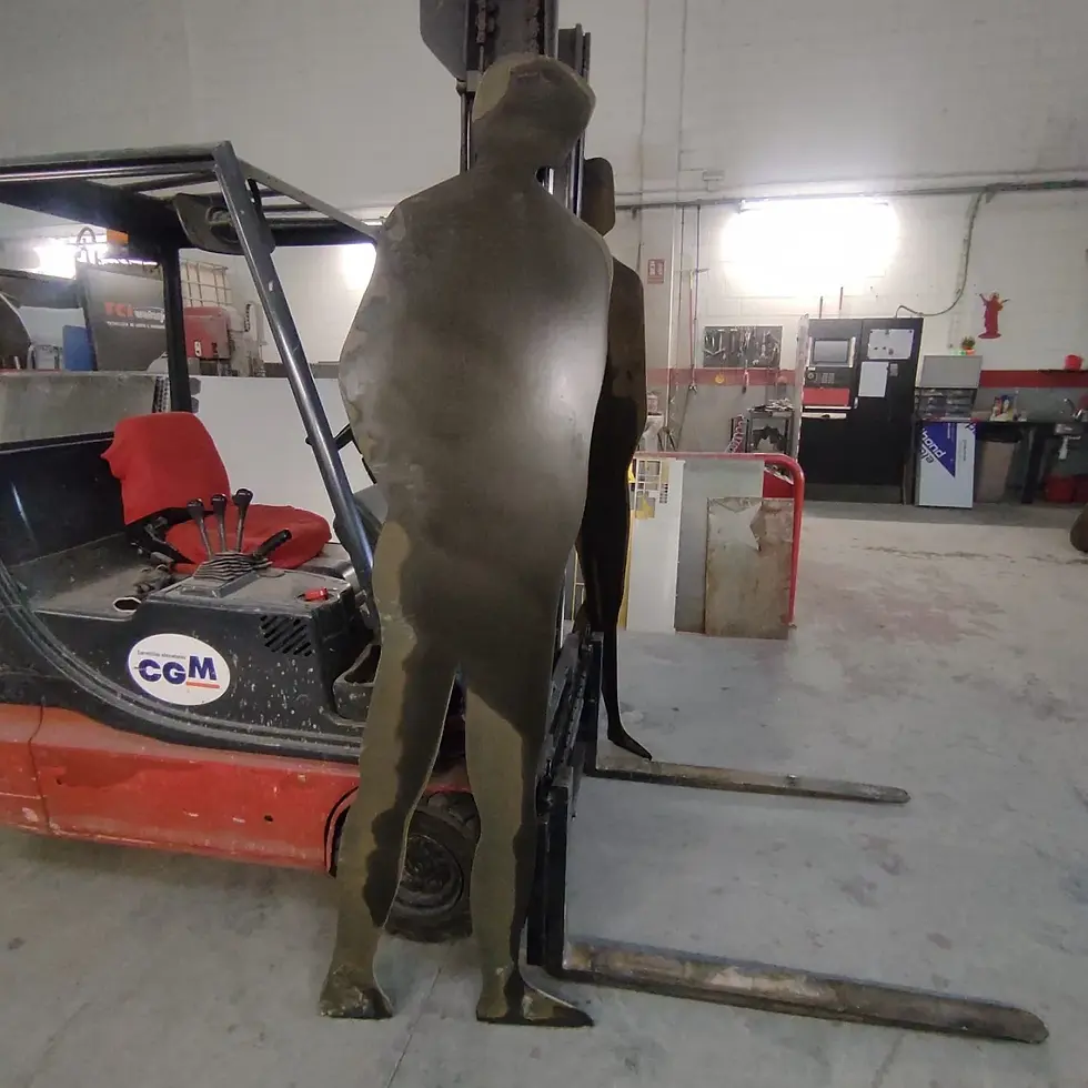 Pause 2 Al Tramonto-Cabrera portfolio photo - open-air large sculpture in Barcelona