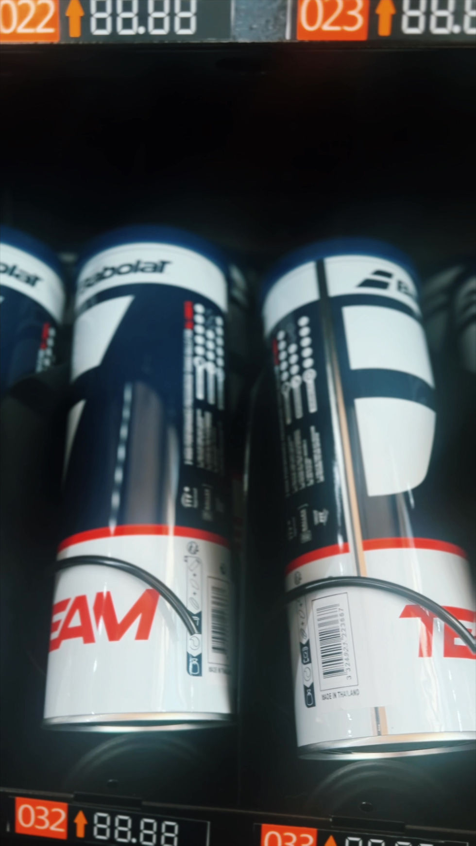 Miniatura: Courtside Classic Tennis and Padel Vending Machine