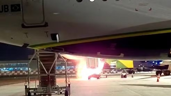 Caminhão pega fogo dentro do Aeroporto Internacional de Viracopos, em Campinas — Foto: Reprodução