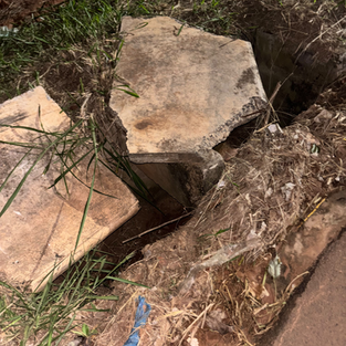 Moradores denunciam boca de lobo danificada e falta de iluminação no Parque Imperial
