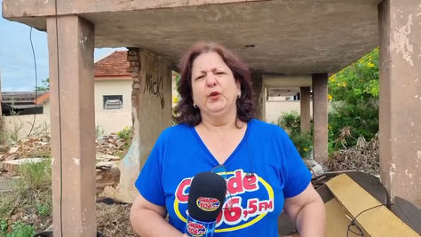 Moradores da Vila Guarani denunciam novamente abandono de imóveis e acúmulo de lixo