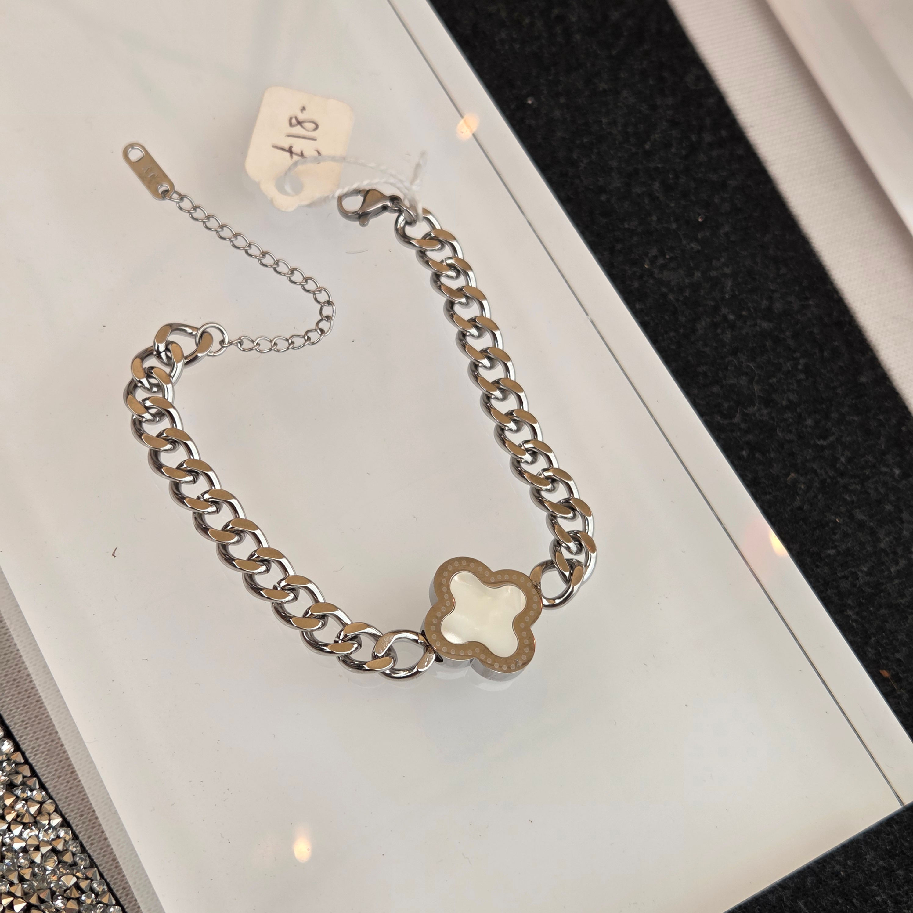 Chunky reversible stainless steel clover bracelet