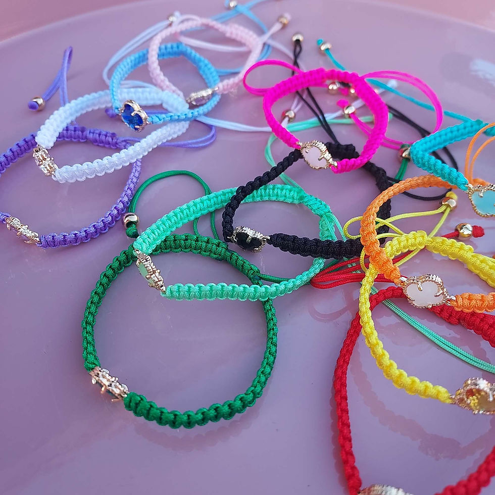 Thumbnail: Clover friendship bracelets