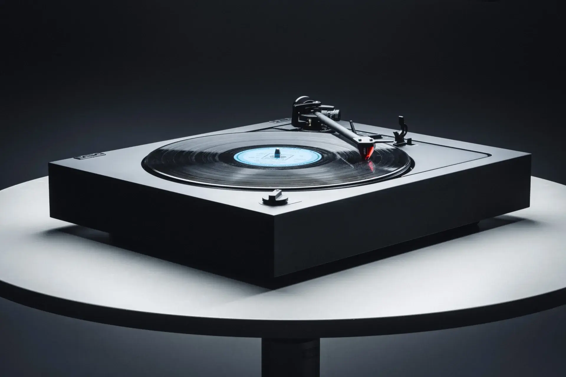 Pro-Ject XA B Balanced Acrylic Turntable