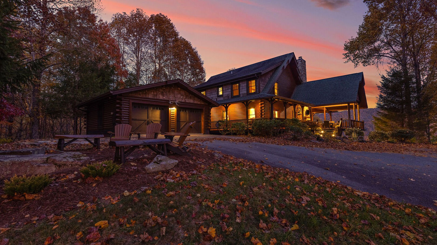 Welcome to Diamond Creek Lodge!