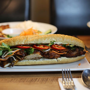 BAGUETTES (BANH MI) _Grilled chicken- Gà Nướng