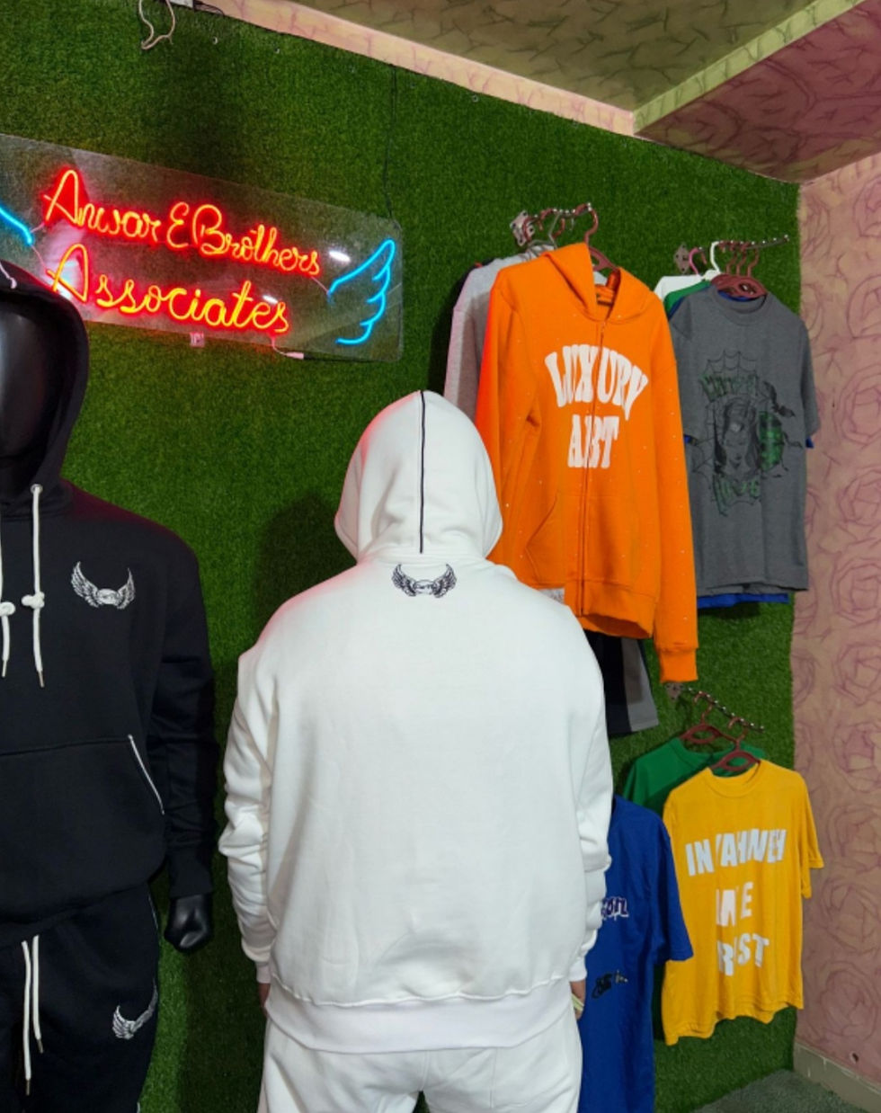ภาพขนาดย่อ: DesFly Sweatsuits