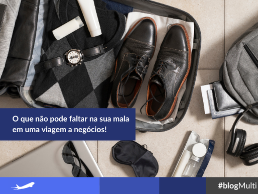 Na imagem, uma mala, com itens de um executivo (relógio, sapato, óculos de sol, sueter, fone de ouvido, mochila). Tudo em tons de preto e cinza.