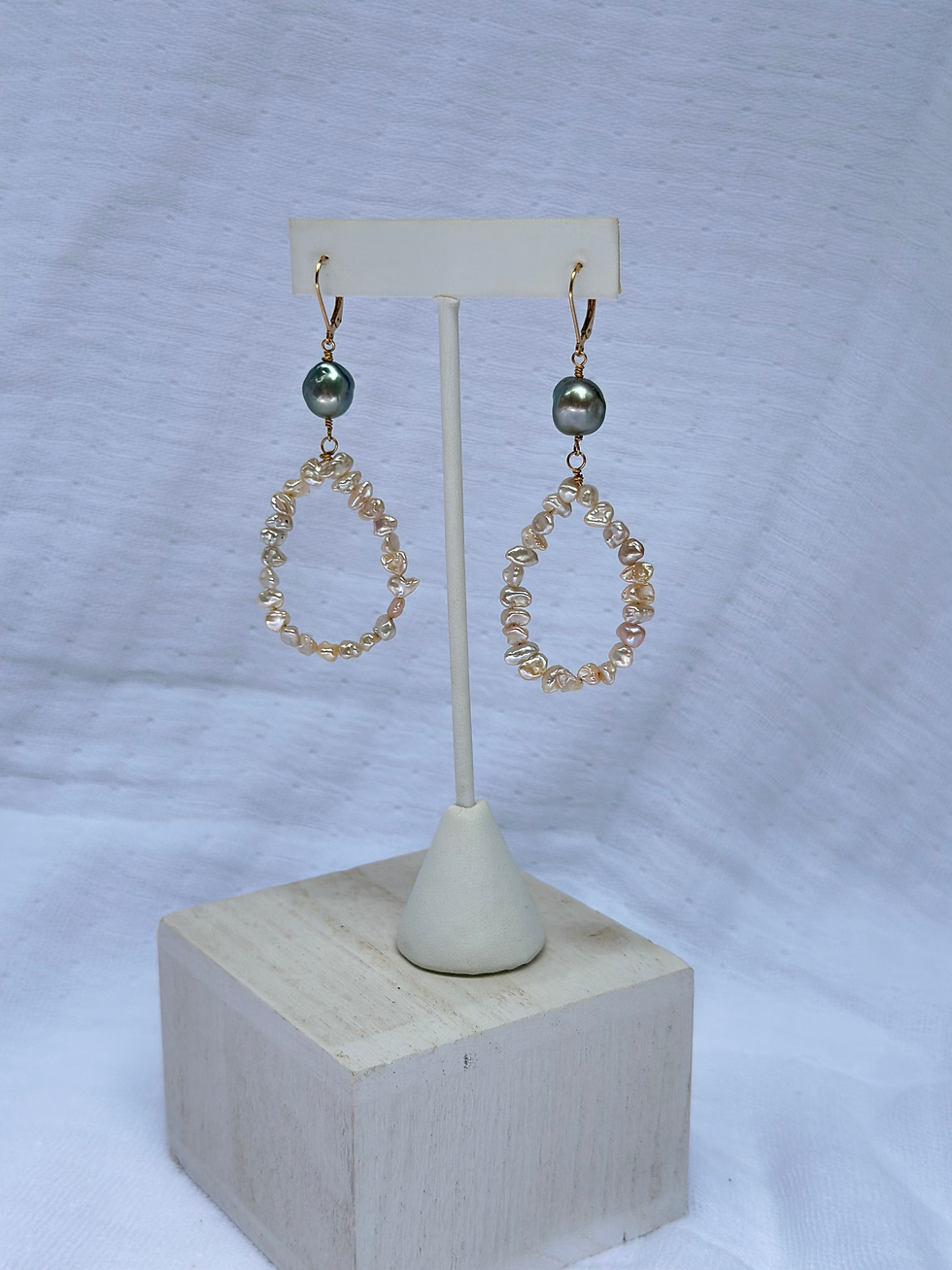 Thumbnail: Keshi  + Tahitian Pearl Earring