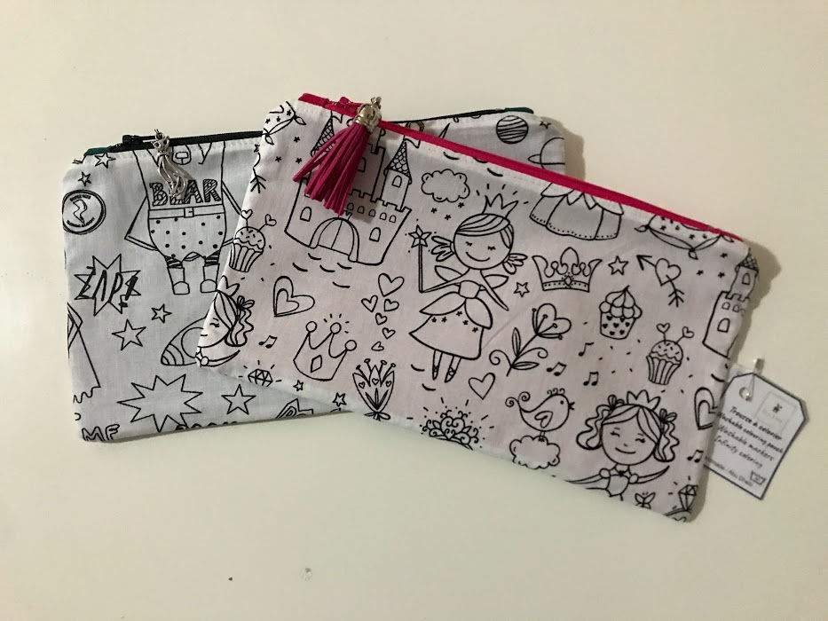 Washable colouring pouch