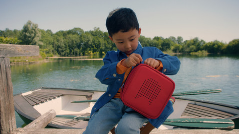 Filmstill aus „Transport Bag “, Videoproduktion von UBERMOOD, Bild 13