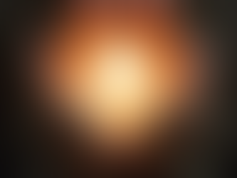 Hände die ein Licht halten als Symbol für Liebe