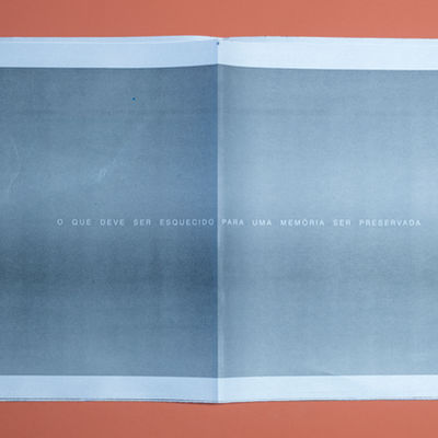 Foto: ANTONIO FILHO, Marco. Antimonumento. Porto Alegre: Museu de Arte do Rio Grande do Sul, jun.-ago. 2025.