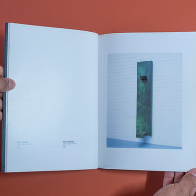 Foto: ABRAMOVIĆ, Marina. Transitory Object for Human Use / Objeto transitório para uso humano. São Paulo: Galeria Brito Cimino, 2008.