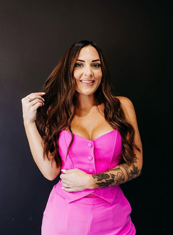 Jordan has 11 yrs experience and specializes in various color techniques including balayage, baby lights and Hand Tied Extensions. Jordan is known to be the "highlight Queen". Her work has been featured in Louisville Bridal Magazine and digital series "Transitioning" by Sharp Entertainment.