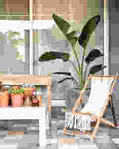 Silla exterior macramé patio porche ambientación suculentas