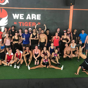 SV's Sophie organises a pop-up injury clinic at Muay Thai training camp in Thailand