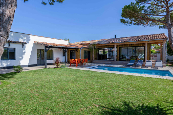 Architectes, cabinet d'architecture, architecture, architecte île de Ré, architecte La Rochelle, île de Ré, La Rochelle, Nouvelle Aquitaine, maison individuelle, villa, rénovation, travaux.