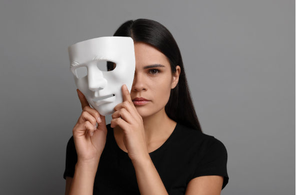 Masken absetzen. Bildquelle: Canva Pro.